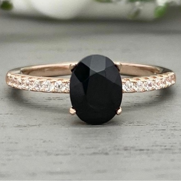 Rose Gold ring with Black Onyx & simulated diamonds - Picture 1 of 5